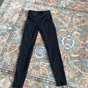 black leggings with pockets